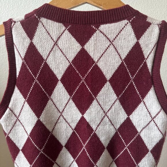 NWOT Burgundy Argyle V-Neck Sweater Vest Size Medium – Preppy Trend - Picture 8 of 12
